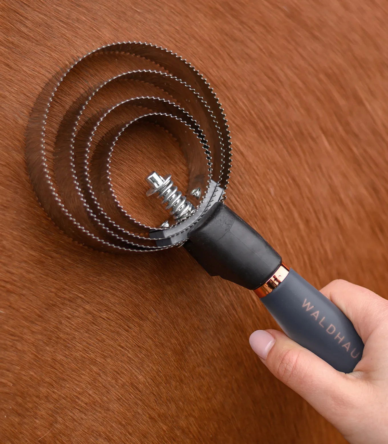 Federstriegel mit Gelgriff